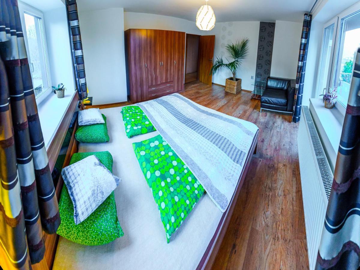 Apartment Pod Sychrovem - Prague — Photos 1